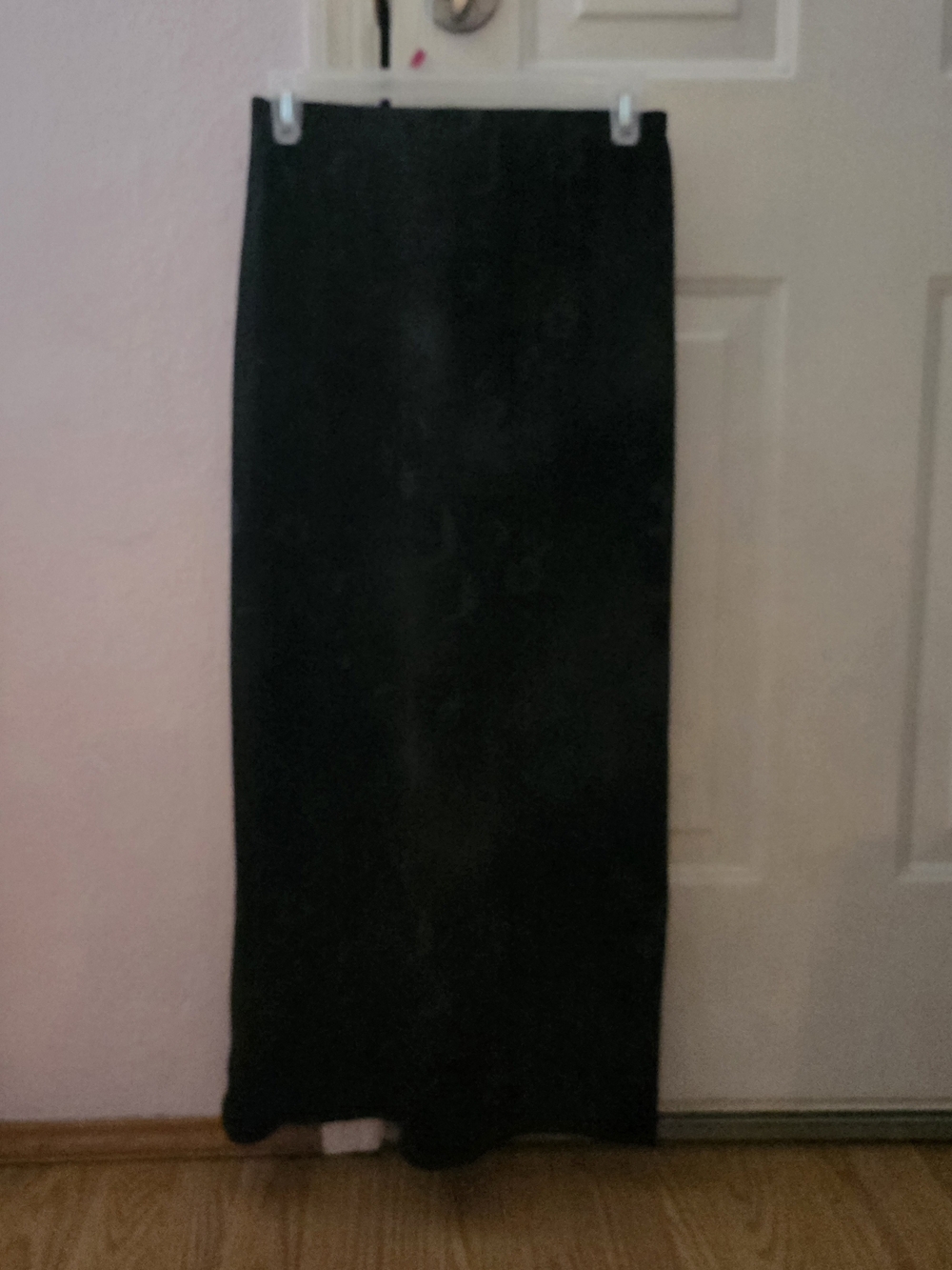JKLA Small Elegant Black Maxi Skirt for Women — Sleek Everyday Staple
